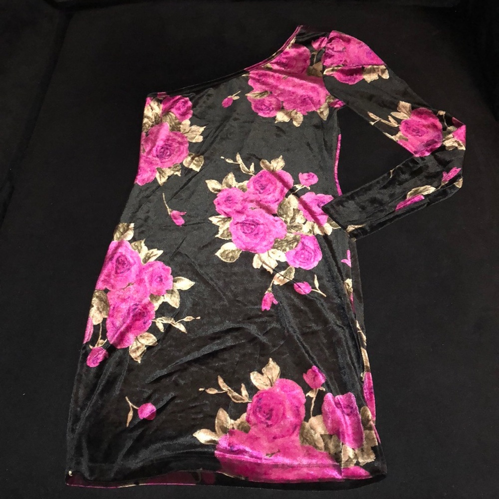 Sz S Velvet Floral One Arm Mini Dress